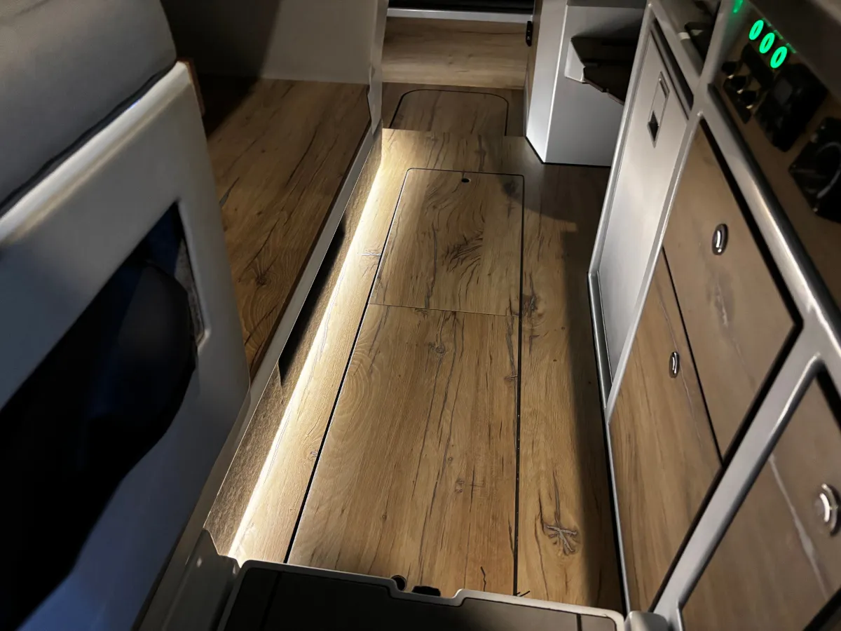 Катер Discovery 650