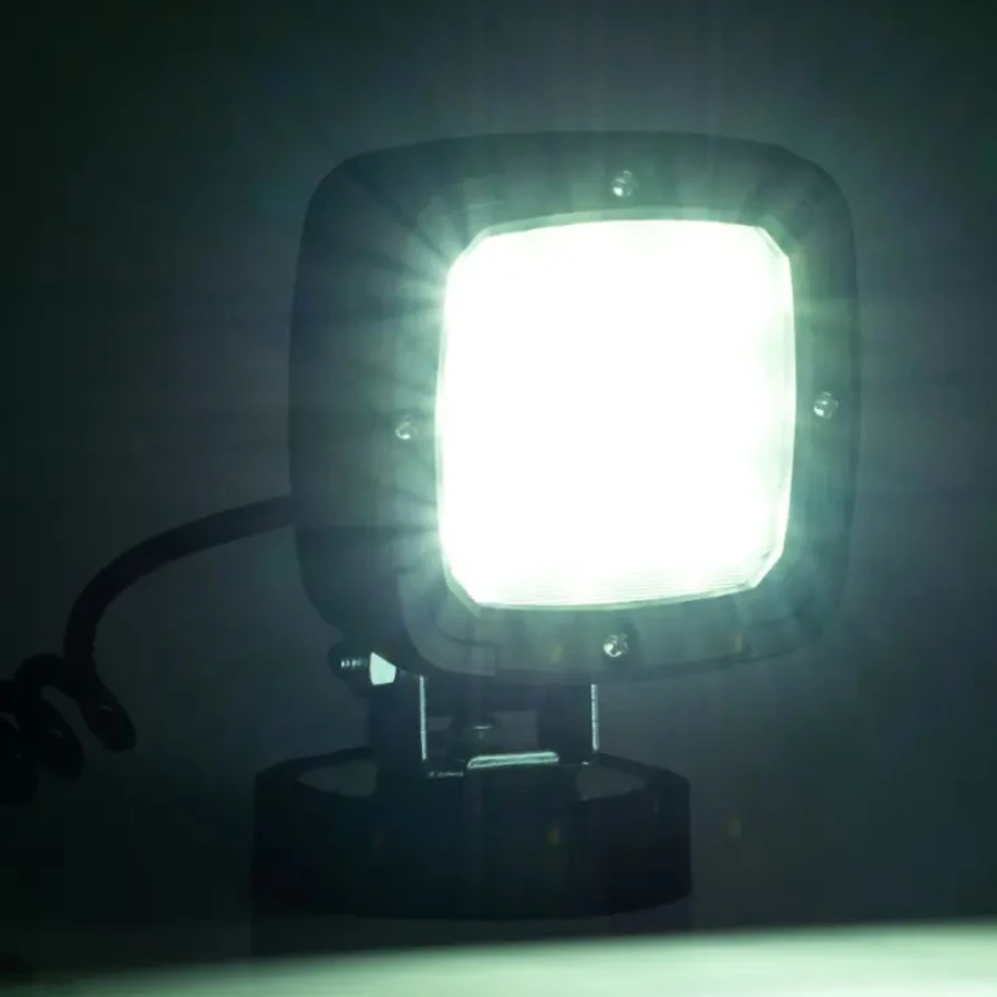 Универсальная светoдиодная рабочая фара FT-036 LED MAG M30, 1800 лм, черная, алюм. корпус