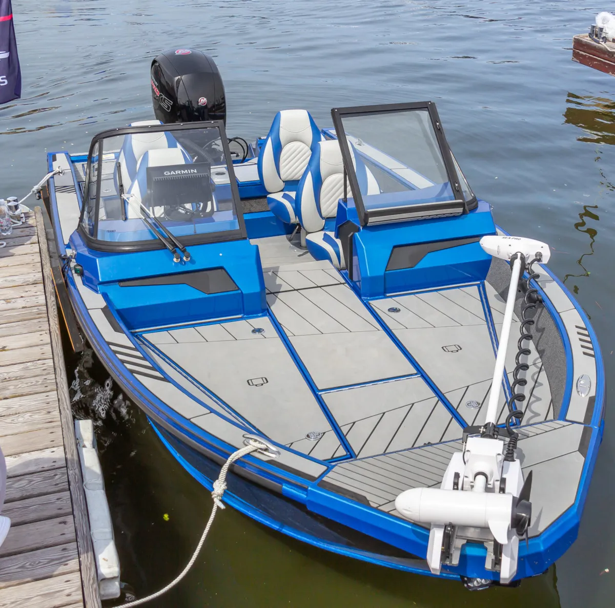 Катер FISHPRO X5