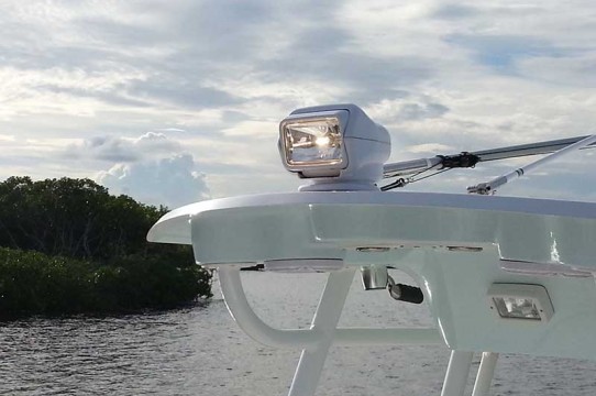 Прожектор стационарный с двойным управлением Golight Stryker, хром