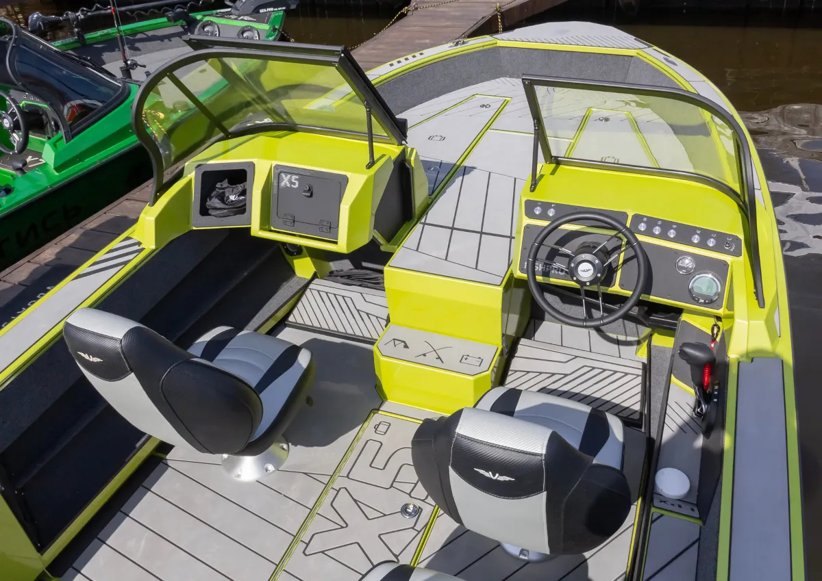 Катер FISHPRO X5