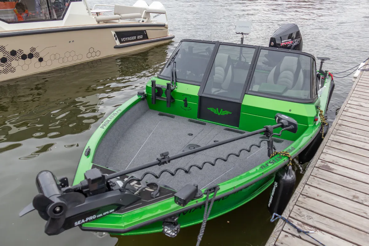 Катер FISHPRO X7