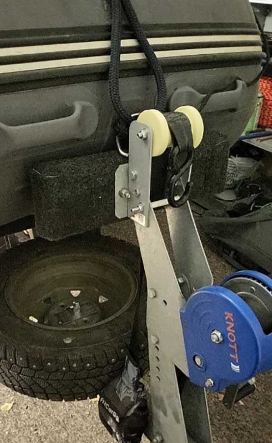 Опорно-вытяжной ролик с оцинкованными пластинами для прицепа МЗСА 81771С.012