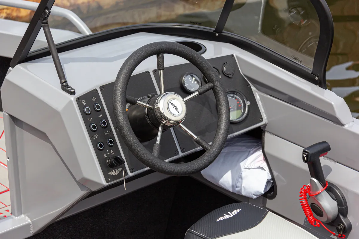 Катер Yava XL BowRider