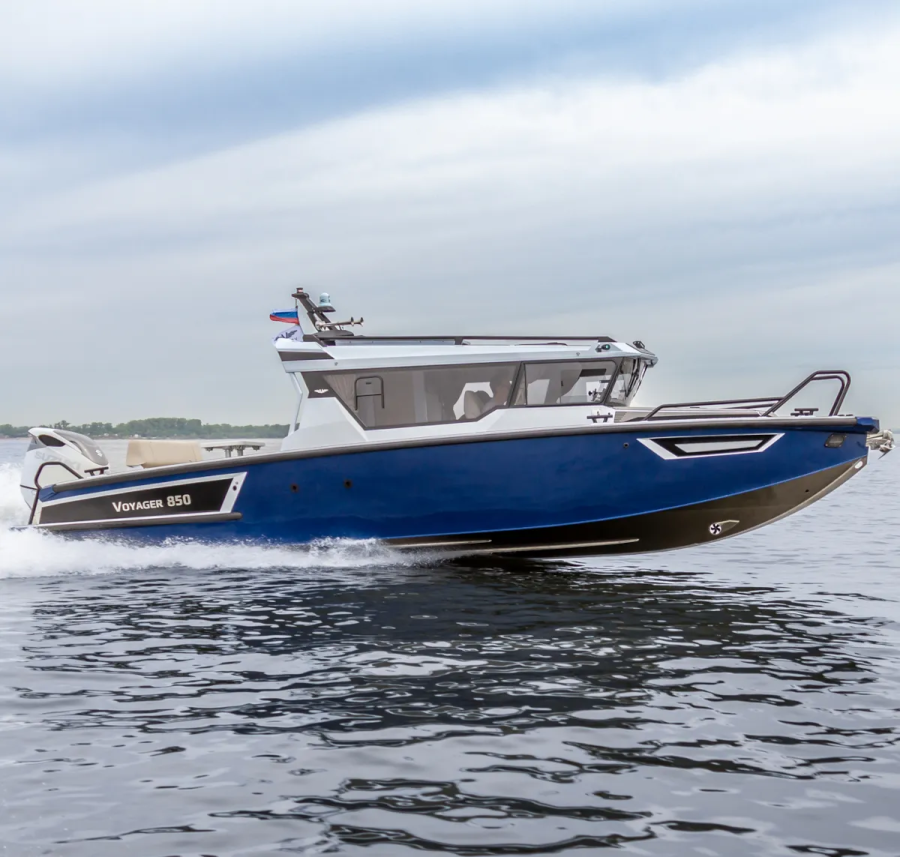 Катер Voyager 850 Cabin