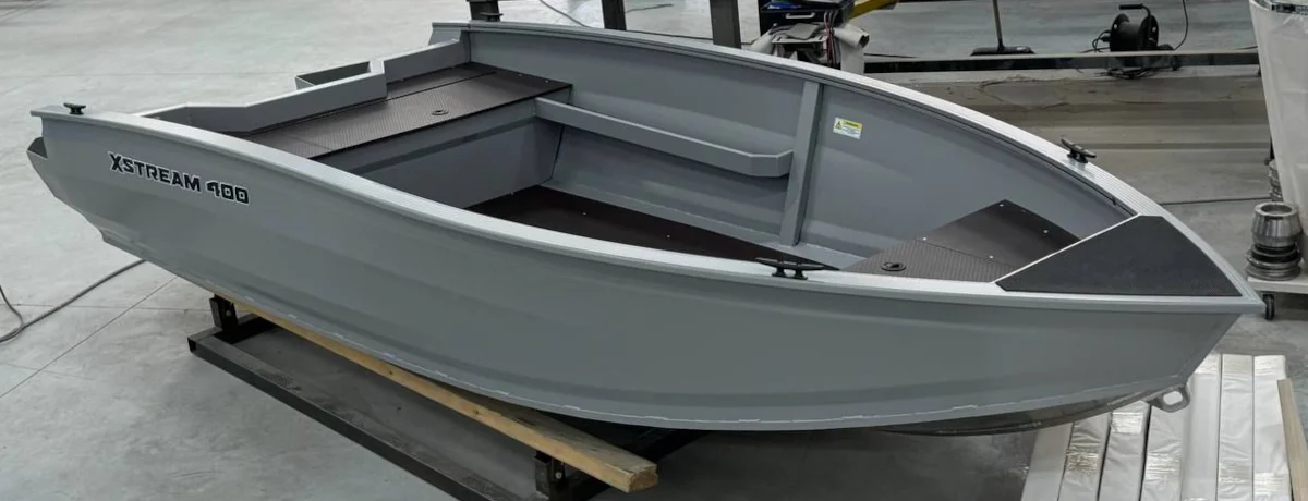 Лодка алюминиевая Xstream 400