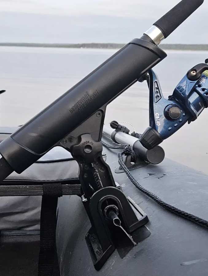 Держатель удилища для лодки ПВХ на ликтрос, черный