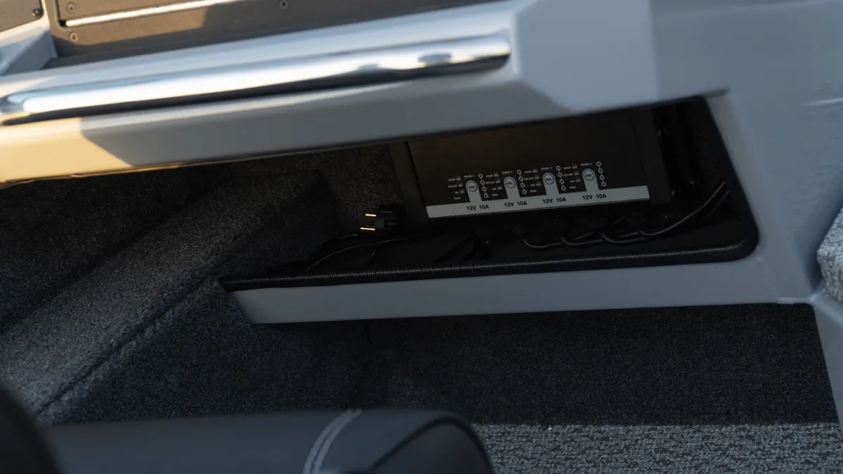 Катер ВиндБот 6.0 DCX