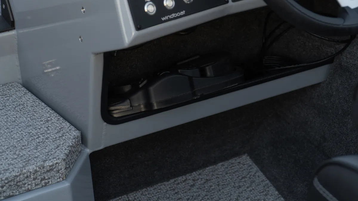 Катер ВиндБот 6.0 DCX