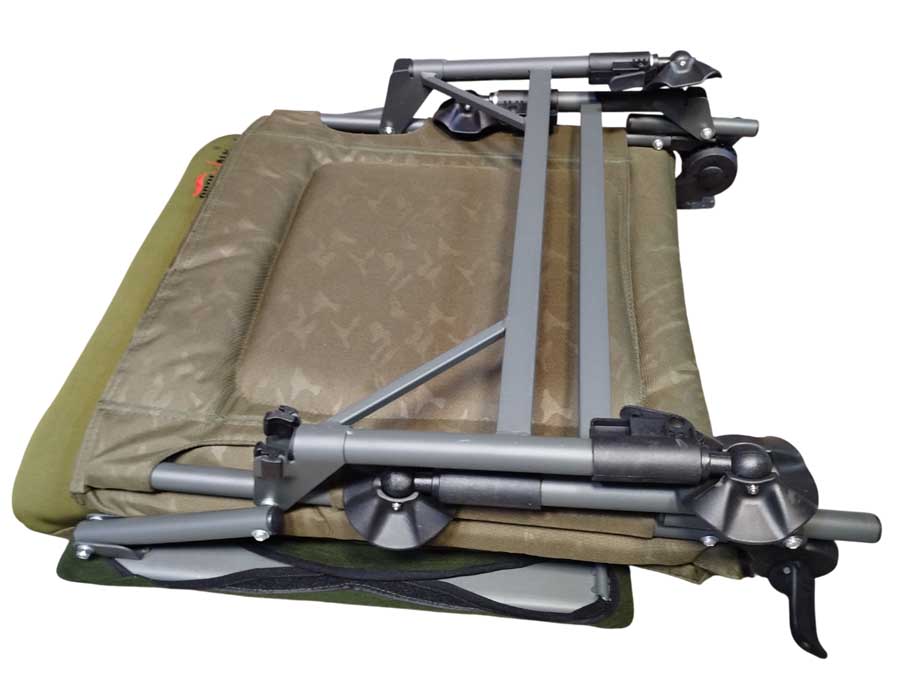 Кресло карповое CoolWalk с подлокотниками 