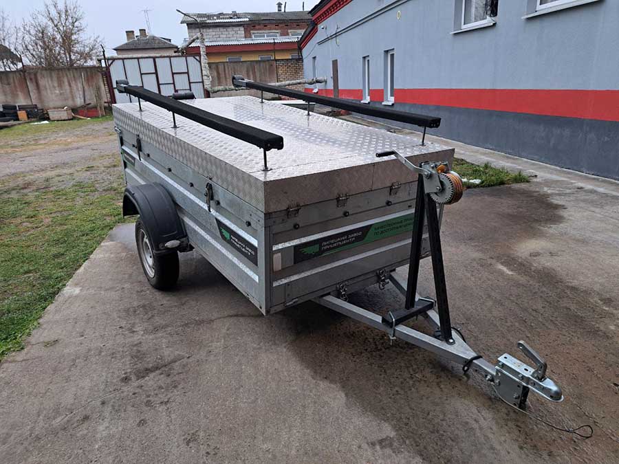 Прицеп бортовой Атлант 2513 (250х125 см, борт 51 см) с функцией самосвала, Б\У (2023 г.в.)