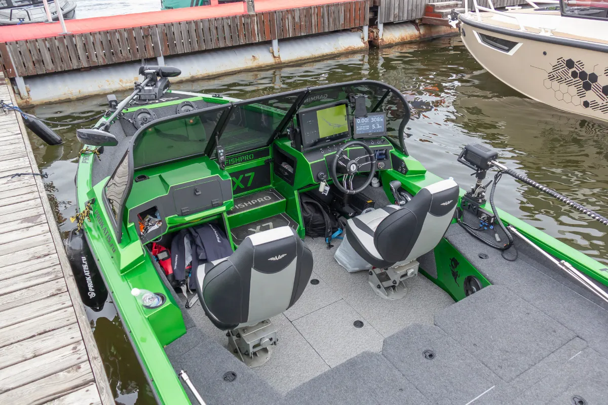 Катер FISHPRO X7