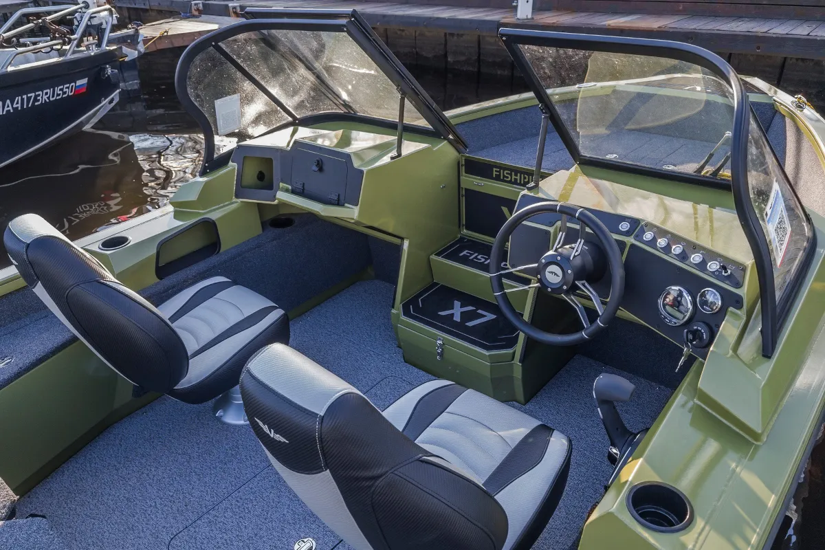 Катер FISHPRO X7