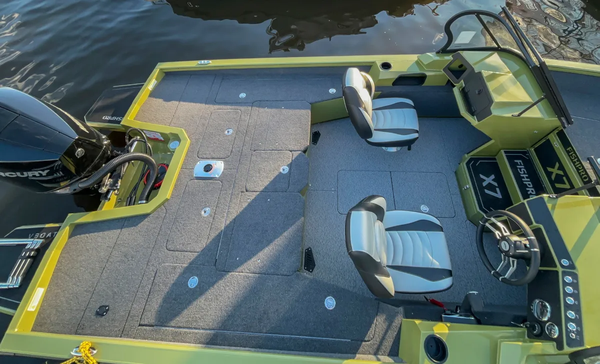 Катер FISHPRO X7