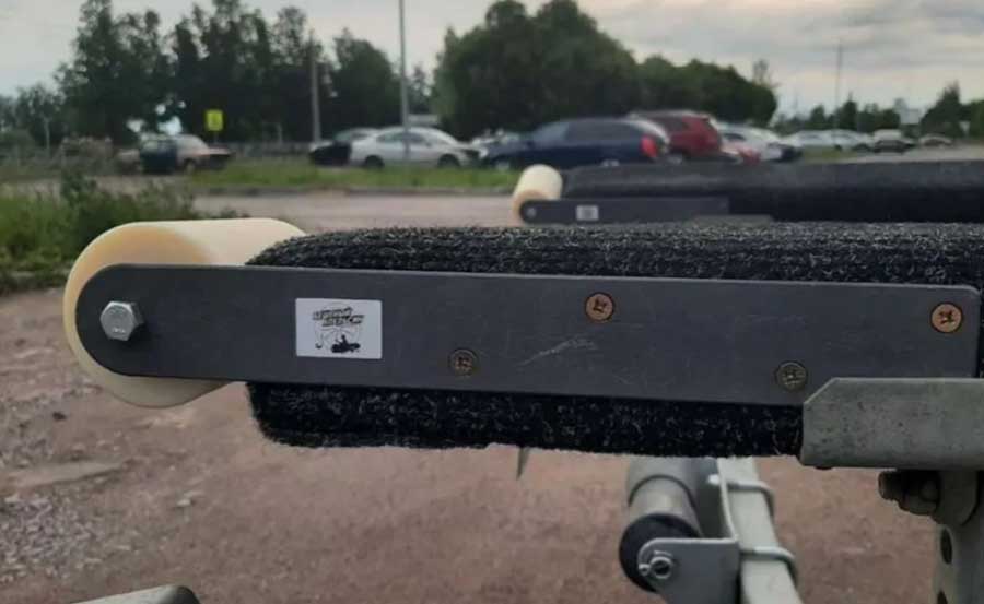 Ролики капролоновые на ложементы лодочного прицепа 110 мм с оцинкованными пластинами