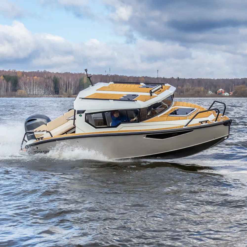 Катер Voyager 600 Cabin