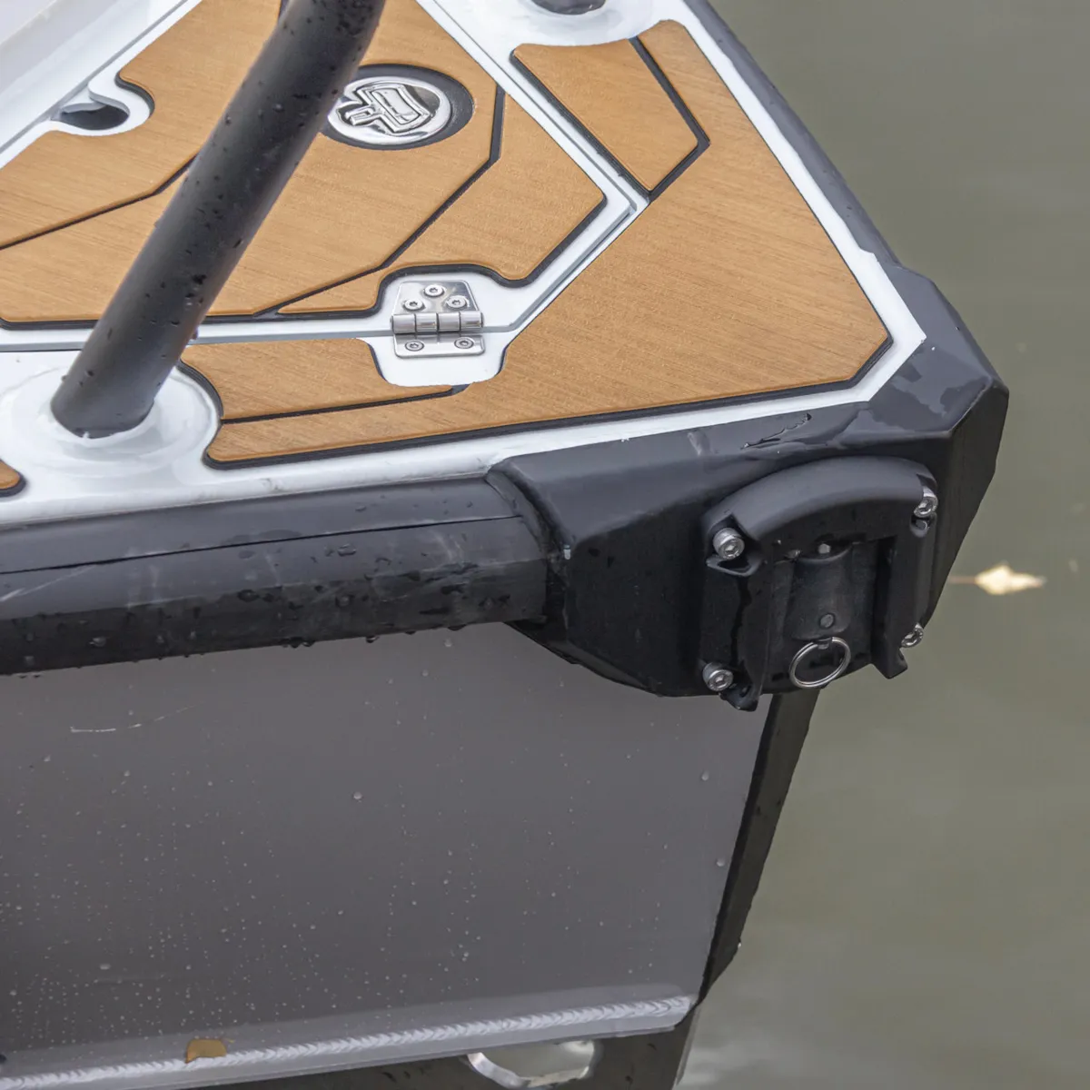 Катер Voyager 600 Cabin