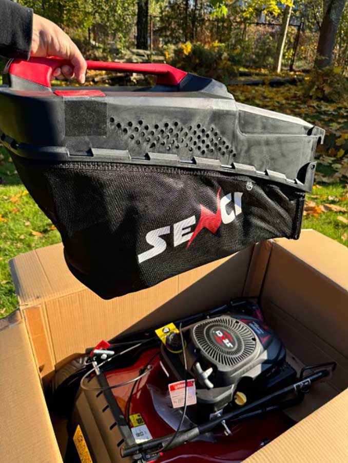 Газонокосилка бензиновая самоходная Senci LMA22S04, 3.5 кВт, ширина скашивания 55 см, травосборник 65 л