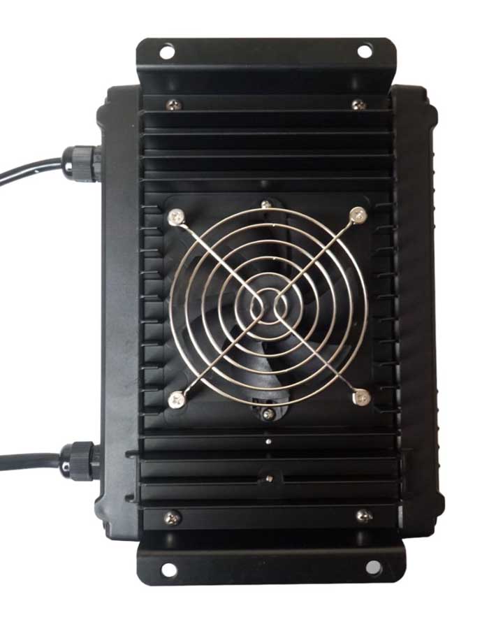 Зарядное устройство SEA-PRO ТЕ4-0324A, 1х12В, 10А (для любого типа АКБ)