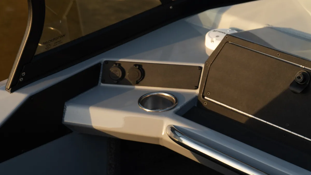 Катер ВиндБот 6.0 DCX