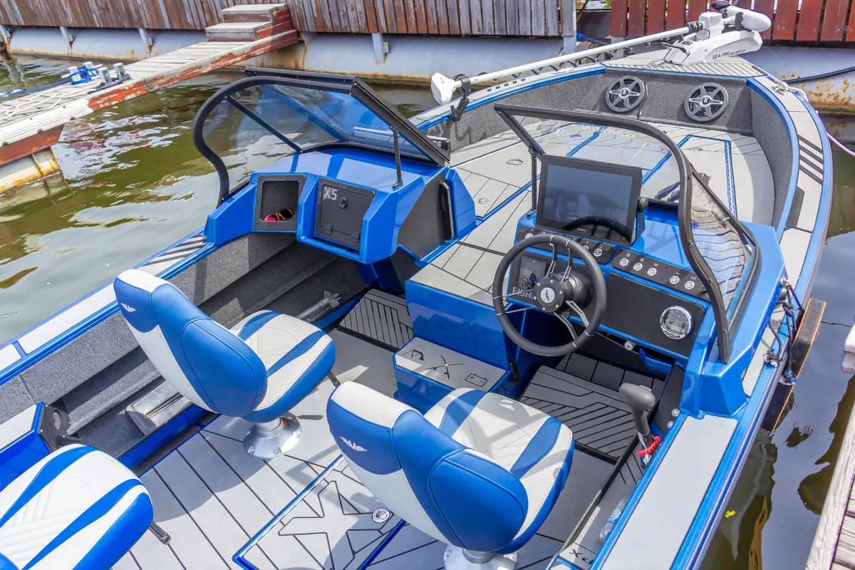 Катер FISHPRO X5
