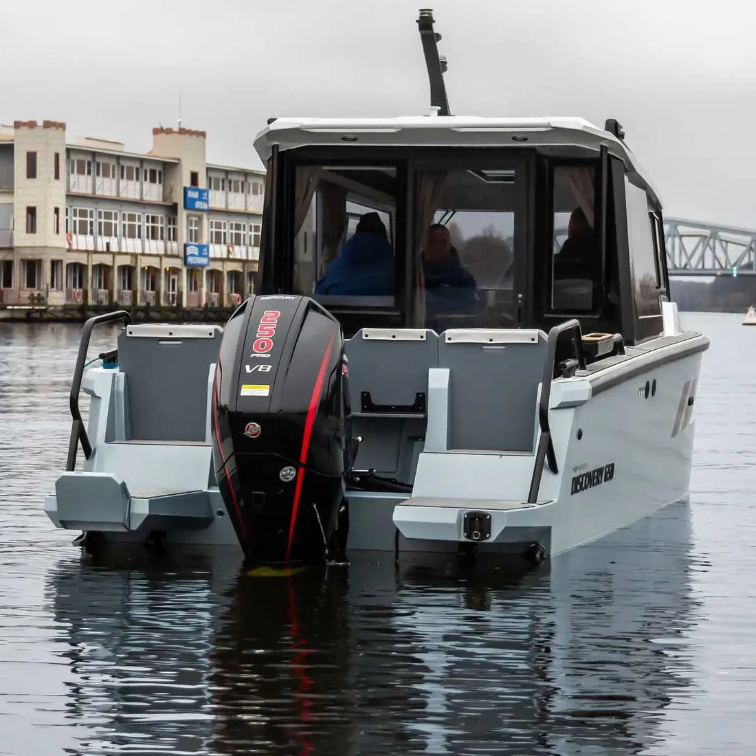 Катер Discovery 650