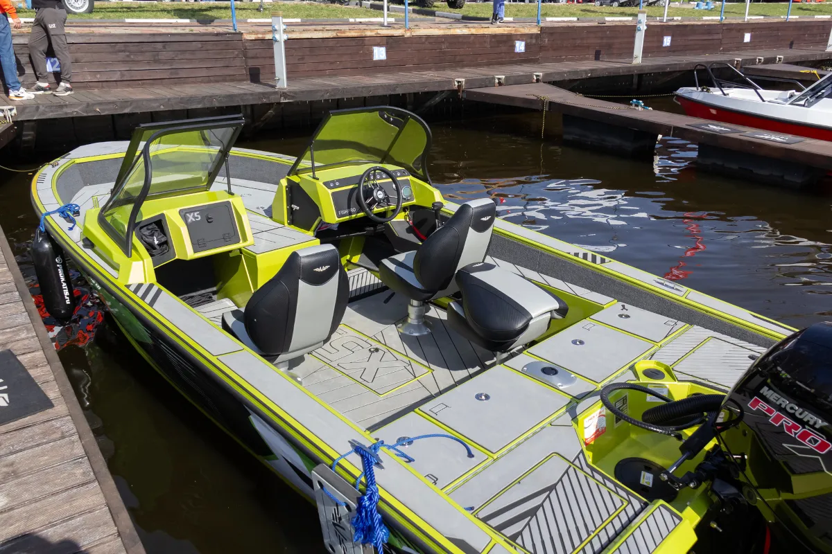 Катер FISHPRO X5