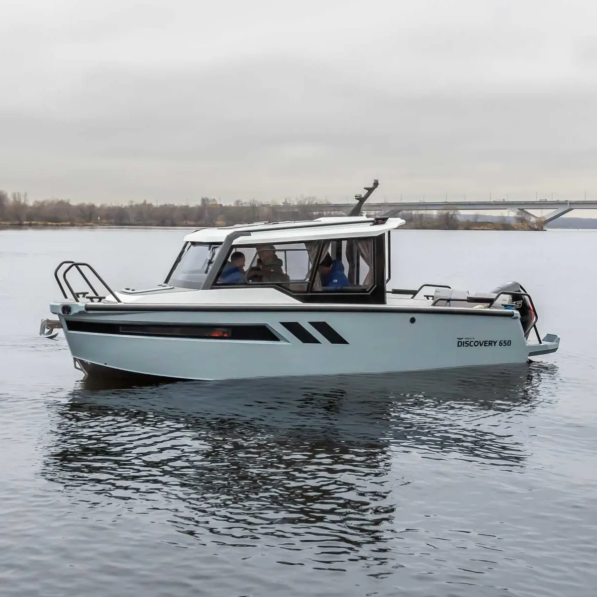 Катер Discovery 650