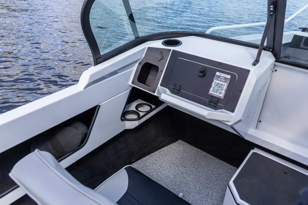 Катер Yava XL Fish