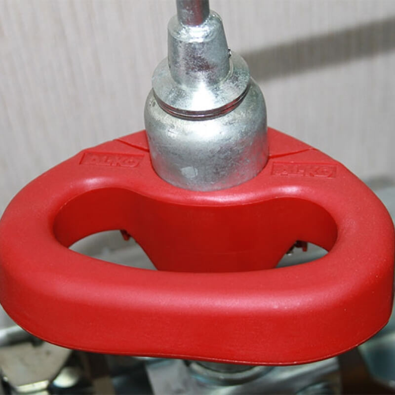 Ручка-держатель для опорного колеса, арт.1210182, красная