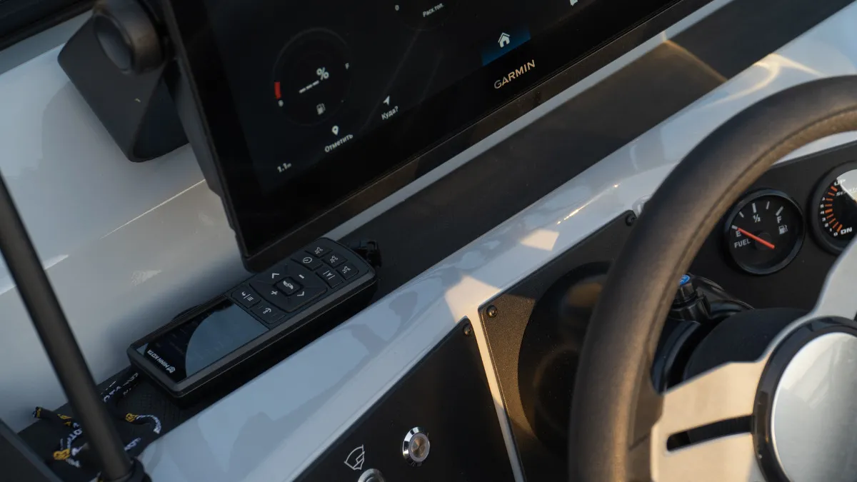 Катер ВиндБот 6.0 DCX