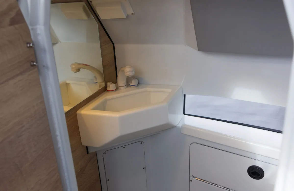 Катер Discovery 650