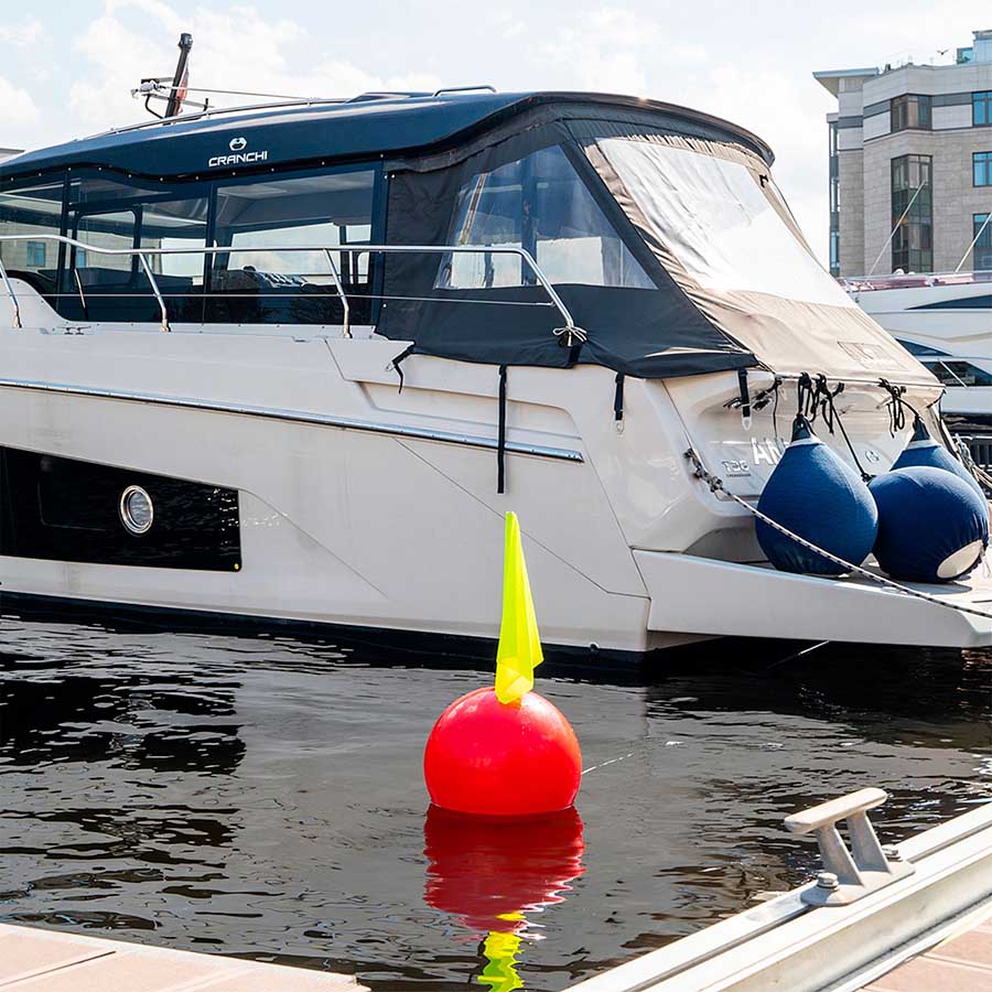 Буй пластиковый маркерный с флагштоком BUOY Ø450x630 мм, красный + флаг