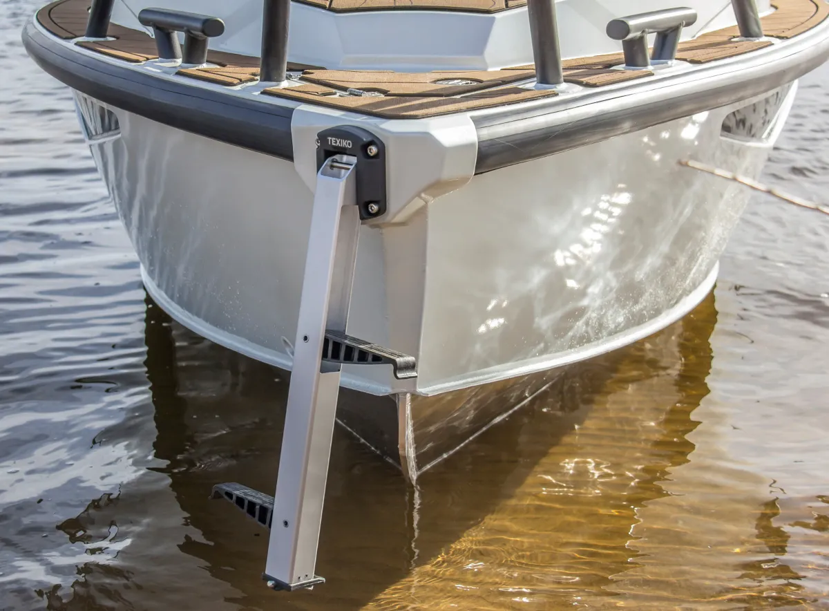 Катер Voyager 600 Cabin