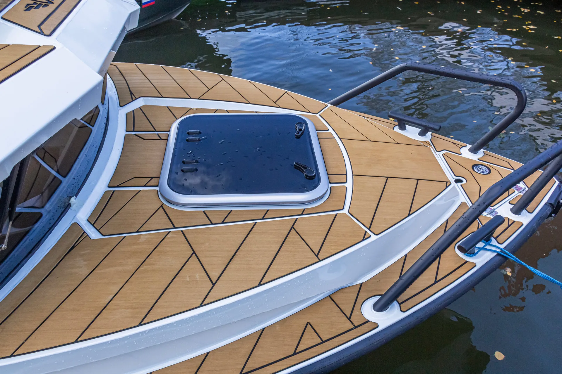 Катер Voyager 600 Cabin