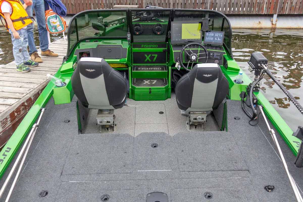 Катер FISHPRO X7