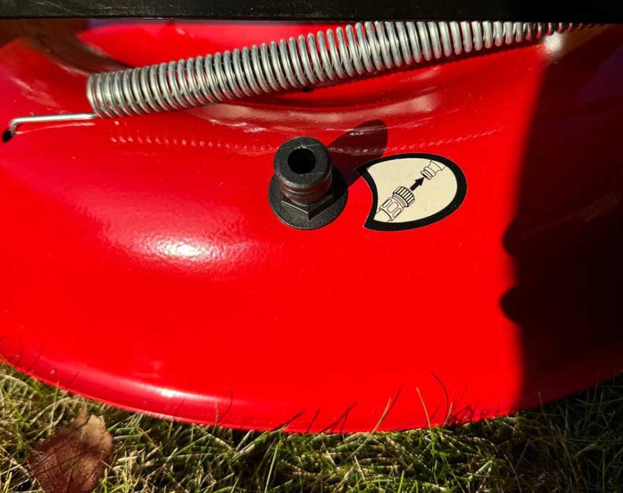 Газонокосилка бензиновая самоходная Senci LMA18S57, 2.3 кВт, ширина скашивания 46 см, травосборник 65 л