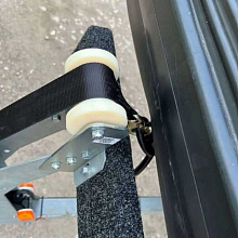 Опорно-вытяжной ролик с пластинами из нержавеющей стали для прицепа МЗСА 81771С.012