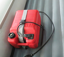 Крепление топливного бака для лодок НДНД