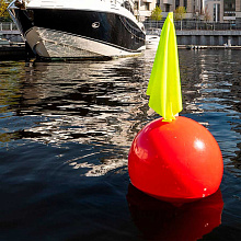 Буй пластиковый маркерный с флагштоком BUOY Ø450x630 мм, красный + флаг