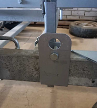 Петля крепления груза сдвижная оцинкованная на балку прицепа 40х60 мм 