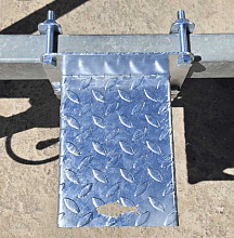 Подножка оцинкованная для лодочного прицепа, нагрузка до 160 кг