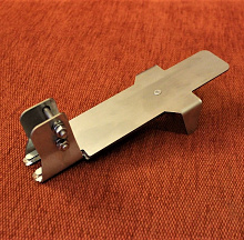 Держатель датчика эхолота RAYMARINE AXIOM с защитой, арт. KD0500