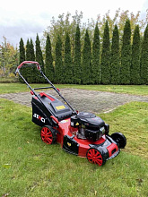 Газонокосилка бензиновая самоходная Senci LMA22S04, 3.5 кВт, ширина скашивания 55 см, травосборник 65 л