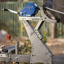 Кронштейн регулировки вектора тяги лебедки, для прицепов МЗСА D E G